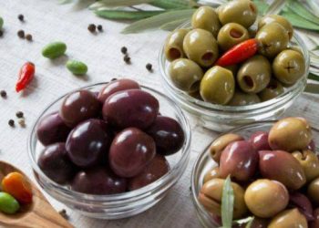 Πόσες ελιές πρέπει να τρώτε την ημέρα για καλή υγεία και πρόληψη καρκίνου