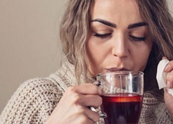Πυρετός: 6 φυσικοί τρόποι για να τον «ρίξετε» γρήγορα
