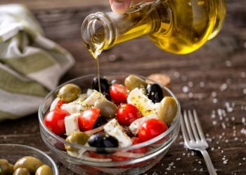 Μισή κουταλιά από αυτό το λάδι μας γλυτώνει από έμφραγμα και εγκεφαλικό