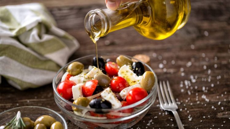 Μισή κουταλιά από αυτό το λάδι μας γλυτώνει από έμφραγμα και εγκεφαλικό