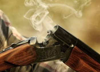 Τραγωδία στο κυνήγι.. 16χρονος σκότωσε τον θείο του και αυτοπυροβολήθηκε!