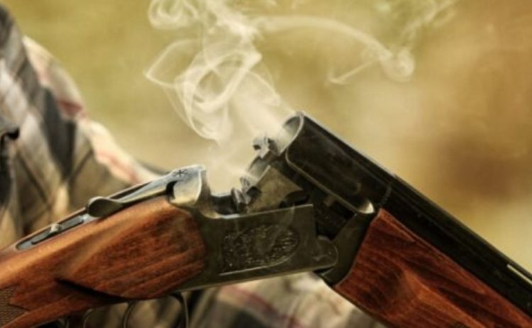 Τραγωδία στο κυνήγι.. 16χρονος σκότωσε τον θείο του και αυτοπυροβολήθηκε!