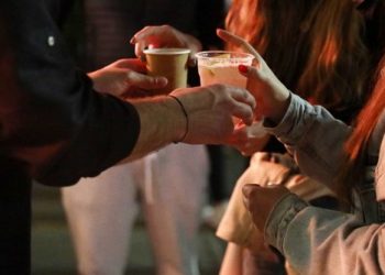 Χάπι βιασμού: Αυτές οι συσκευές το ανιχνεύουν στο ποτό και σας προειδοποιούν για τον κίνδυνο