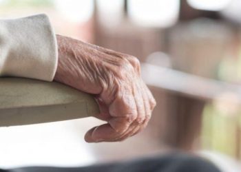 Άνοια: Πρώιμο σύμπτωμα η απάθεια – Συμβαίνει στο 45% των ασθενών