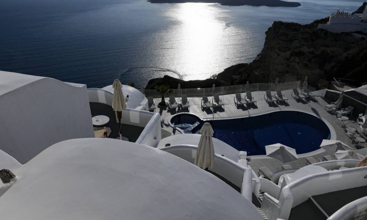 Die Welt: Στους 10 κορυφαίους προορισμούς παγκοσμίως Ρόδος και Σαντορίνη