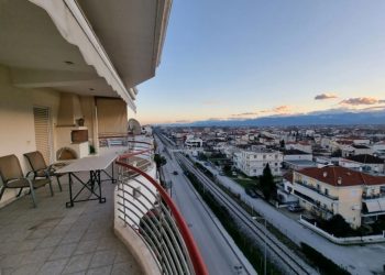 Ενοικιάζεται πολυτελές ρετιρέ 7ου ορόφου στην οδό Μετεώρων