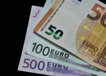 Επίδομα 250 ευρώ σε χαμηλοσυνταξιούχους: Τι πρέπει να κάνουν όσοι δεν το έλαβαν