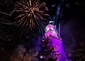 Φαντασμαγορική έλευση του 2022 στα Τρίκαλα (φωτό-video)