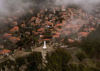 Στεμνίτσα: Το χωριό με τα γραφικά καλντερίμια – Ένα από τα ομορφότερα της Αρκαδίας (pics)