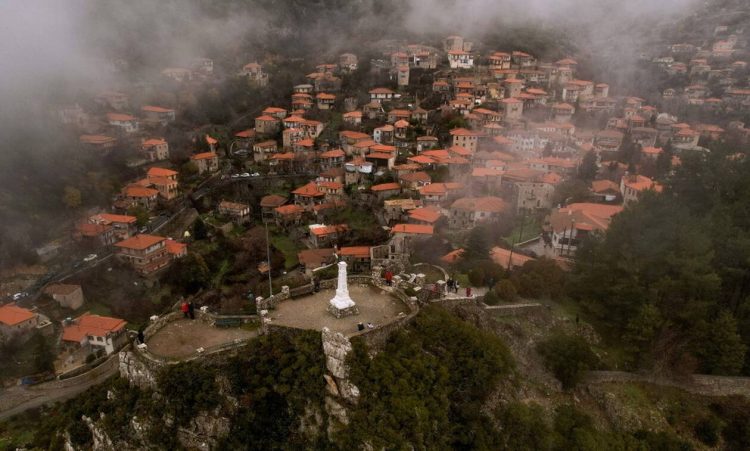 Στεμνίτσα: Το χωριό με τα γραφικά καλντερίμια – Ένα από τα ομορφότερα της Αρκαδίας (pics)