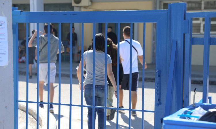 Τζανάκης: Αν ανοίξουμε τα σχολεία θα κλείσουν μετά από ένα πενθήμερο λόγω κρουσμάτων