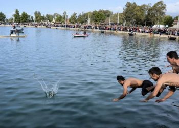 Καιρός: Θεοφάνεια με υψηλές για την εποχή θερμοκρασίες – Πού θα βρέξει