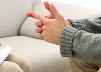 Πώς η ψυχοθεραπεία μπορεί να συμβάλει στην ψυχική υγεία ανδρών κι αγοριών