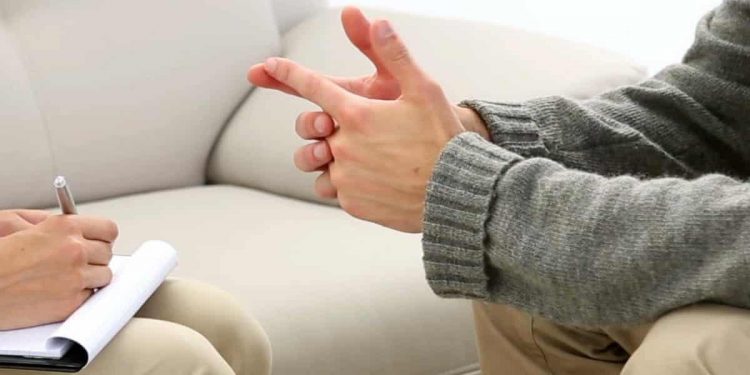 Πώς η ψυχοθεραπεία μπορεί να συμβάλει στην ψυχική υγεία ανδρών κι αγοριών