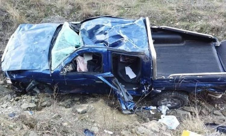 Ιωάννινα: Αγροτικό έπεσε σε χαράδρα 60 μέτρων – Από θαύμα σώθηκαν πατέρας και γιος (pics)