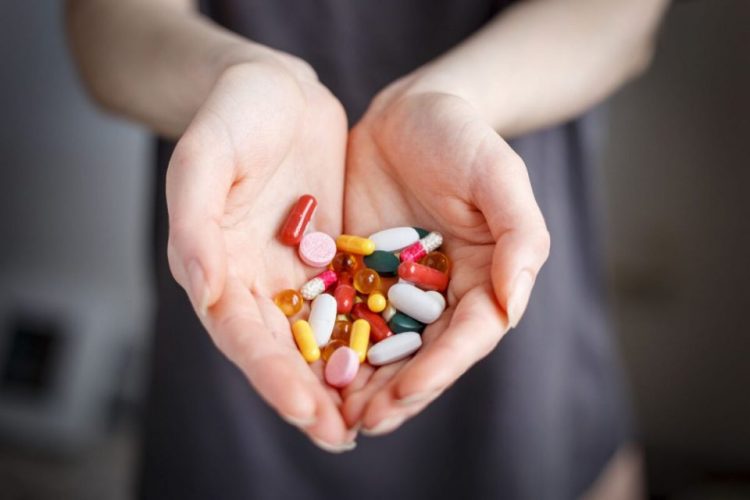 Τι βιταμίνες χρειάζεστε ανάλογα με την ηλικία σας: Διατροφή και συμπληρώματα – Όλα όσα πρέπει να θυμάστε