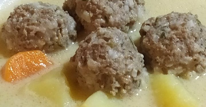 Σούπα γιουβαρλάκια