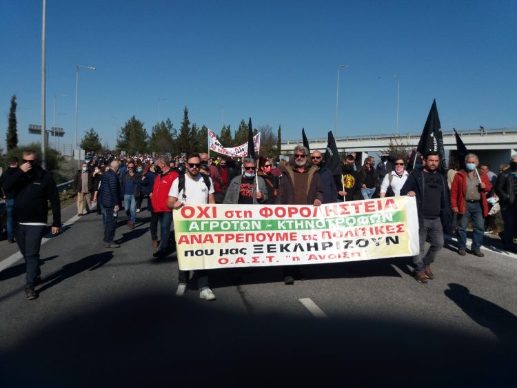 Τρικαλινοί αγρότες στο μπλόκο της Νίκαιας