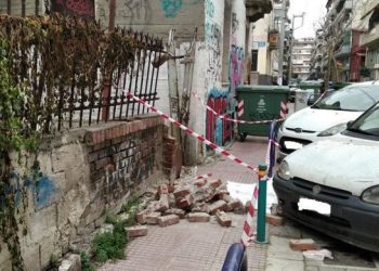 Τραγωδία στη Λάρισα: 22χρονος σκοτώθηκε όταν καταπλακώθηκε από τοίχο στο κέντρο της πόλης