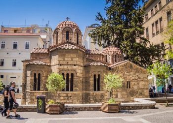 Όλα όσα θα ήθελες να ξέρεις για την Καπνικαρέα, μία από τις πιο δημοφιλείς εκκλησίες της Αθήνας