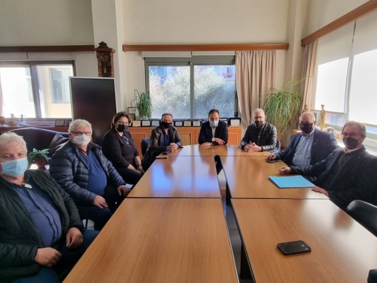 Συνεργασία Παπαστεργίου – τρικαλινών ξενοδόχων για θέματα τουρισμού