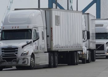 Καναδάς: Οι διαδηλωτές αψηφούν τη δικαστική εντολή – Αμετακίνητο το «Κονβόι της Ελευθερίας»