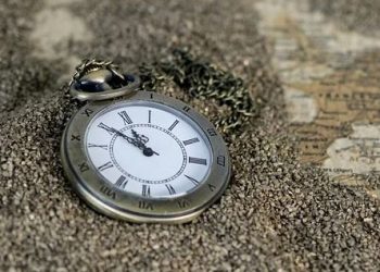 Αλλαγή ώρας: Θα γυρίσουν και φέτος οι δείκτες;