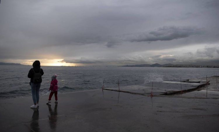 Κακοκαιρία Μπιάνκα: Έρχεται με καταιγίδες, χιόνια και θυελλώδεις ανέμους – Πού θα «χτυπήσει»