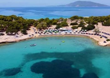 Μονή: Το παραδεισένιο νησί με το μυστικό τούνελ