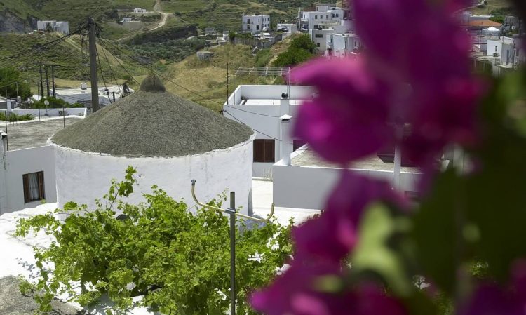Σκύρος: Κορυφαίος προορισμός για το τριήμερο της Αποκριάς (vid)