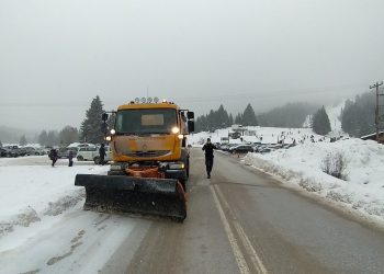 Σε εξέλιξη επιχειρήσεις αποχιονισμού στα ορεινά της Θεσσαλίας- Αυξημένη επιφυλακή για το ύψος των νερών στα ποτάμια