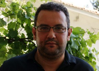 Στο ‘να χέρι κρατά καρότο και στ’ άλλο μαστίγιο η κυβέρνηση απέναντι στους αγρότες
