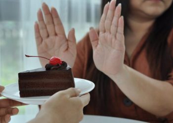 «Κόψτε» 270 έως και 500 θερμίδες την ημέρα χωρίς κόπο – Αυτό είναι το μυστικό