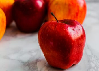 Μήλα: Θερμίδες, ιδιότητες, απίστευτα οφέλη υγείας, αλλά και πιθανοί κίνδυνοι που πρέπει να ξέρετε