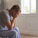 Τι μπορεί να συμβαίνει, αν σας ανεβαίνει η πίεση όταν σηκώνεστε από το κρεβάτι
