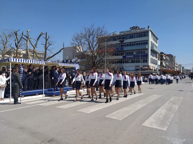Με μεγαλοπρέπεια η παρέλαση σήμερα μετά από 2 χρόνια-Φωτογραφικά στιγμιότυπα