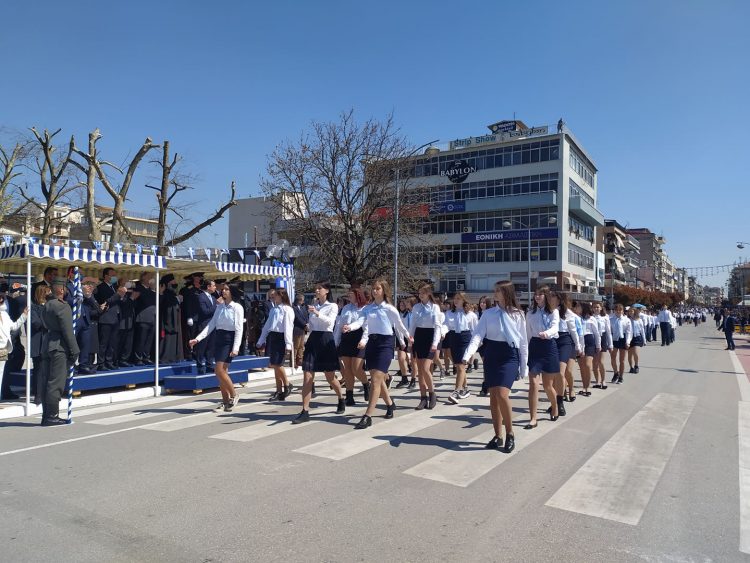 Με μεγαλοπρέπεια η παρέλαση σήμερα μετά από 2 χρόνια-Φωτογραφικά στιγμιότυπα