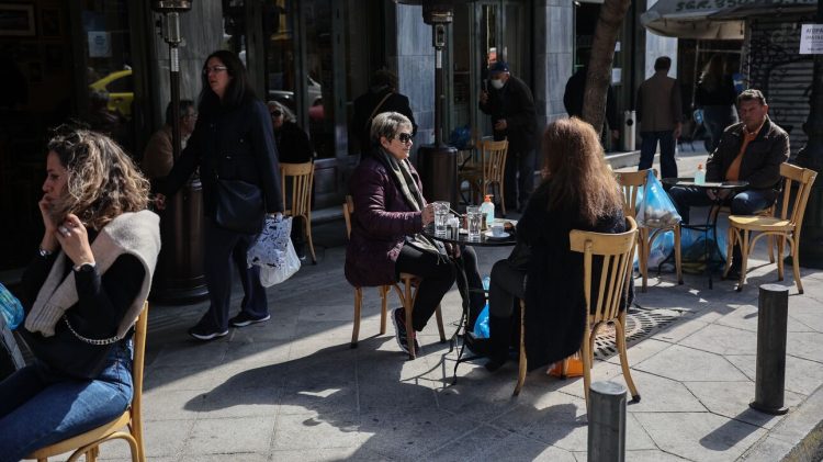 Κορωνοϊός: Ποια μέτρα καταργούνται προσεχώς – Τι θα γίνει με μάσκες, self test και σούπερ μάρκετ