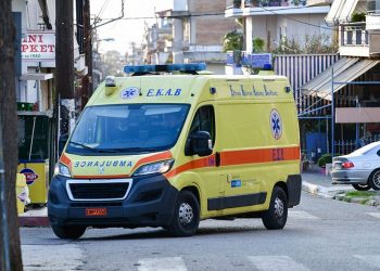 Πέταξε τα ανίψια της από το μπαλκόνι και μετά τα «στόχευσε» με γλάστρες
