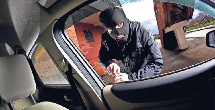 Έκλεψαν αυτοκίνητο στη Φαρκαδόνα αλλά δεν πρόλαβαν να το χαρούν