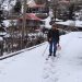Ο 100 ετών μπαρμπα Γιώργος στο Αρματωλικό που πάει καθημερινά για νερό στη βρύση του χωριού βρέξει χιονίσει