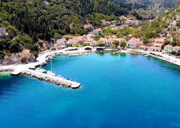 Φρίκες: Το μαγευτικό ψαροχώρι της Ιθάκης (video)