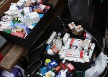 Ανθρωπιστική βοήθεια συγκεντρώνει το Κίνημα Αλλαγής
