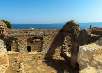 Κάστρα της Ελλάδας: 10+1 από τα ωραιότερα κάστρα της χώρας μας