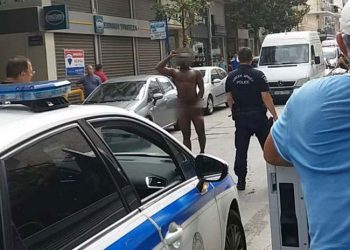 Λάρισα: Άνδρας κυκλοφορούσε γυμνός στο κέντρο της πόλης