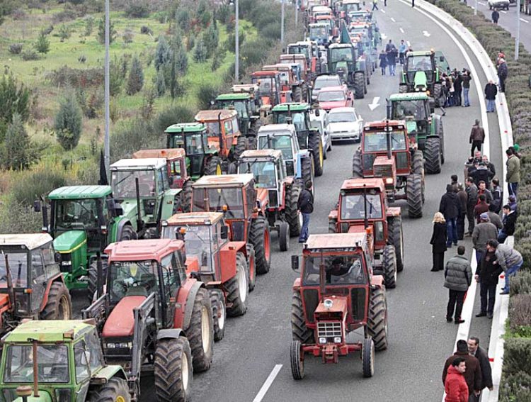 Πανελλαδική επιτροπή μπλόκων: “Συνεχίζουμε τον αγώνα επιβίωσης”