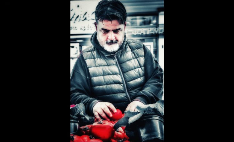 Οι απλοί καθημερινοί άνθρωποι της λαϊκής αγοράς των Τρικάλων