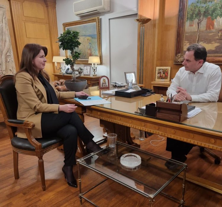 ‘’Τρέχει’’ τα ζητήματα των τρικαλινών αγροτών η Παπακώστα-Επίσκεψη στον νέο Υπουργό Αγροτικής Ανάπτυξης, κ. Γεωργαντά