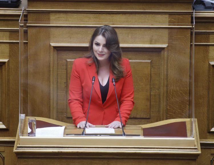 Κ. Παπακώστα: «Ηθική και πολιτική ευθύνη η αντιμετώπιση της οπαδικής βίας»