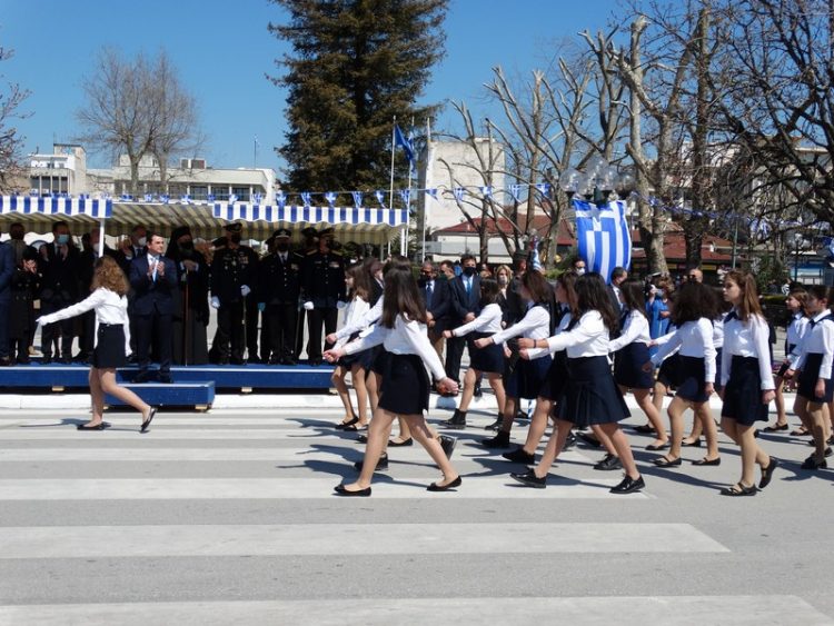 Με μεγαλοπρέπεια η παρέλαση σήμερα μετά από 2 χρόνια-Φωτογραφικά στιγμιότυπα